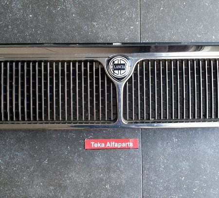 Lancia Thema / YMOS AG 67130 0 001 / Grill / Kühlergrill / Grille / Frontgrill /