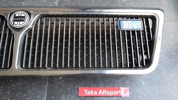 Lancia Thema / YMOS AG 67130 0 001 / Grill / Kühlergrill / Grille / Frontgrill /