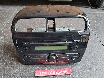 Mitsubishi Space Star (A0) / 2013-2019 / Radio CD speler / 8701A621 / Serial: 63017565 /