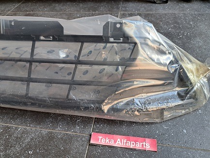 Ford Tourneo Connect Mk2 / Ford Transit Connect Mk2 / Grill Onder / 2275899 / 46L37A01 / 95699237
