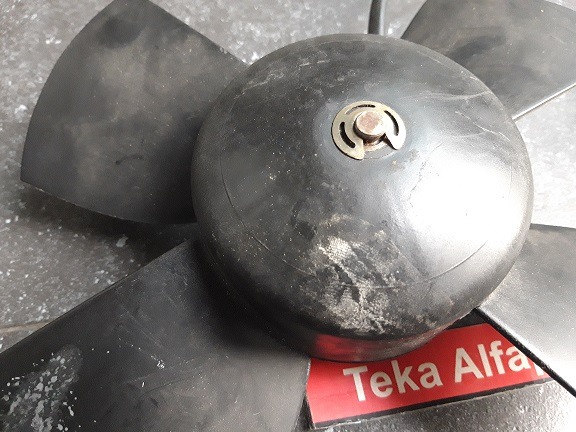 Alfa Romeo Alfetta USA / Koelventilator / Cooling Fan / Kühlerlüfter / Bosch 0130704200